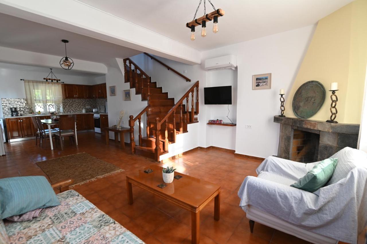 Traditional Kos Villa With Swimming Pool, Lawn Yard And Bbq Bagian luar foto