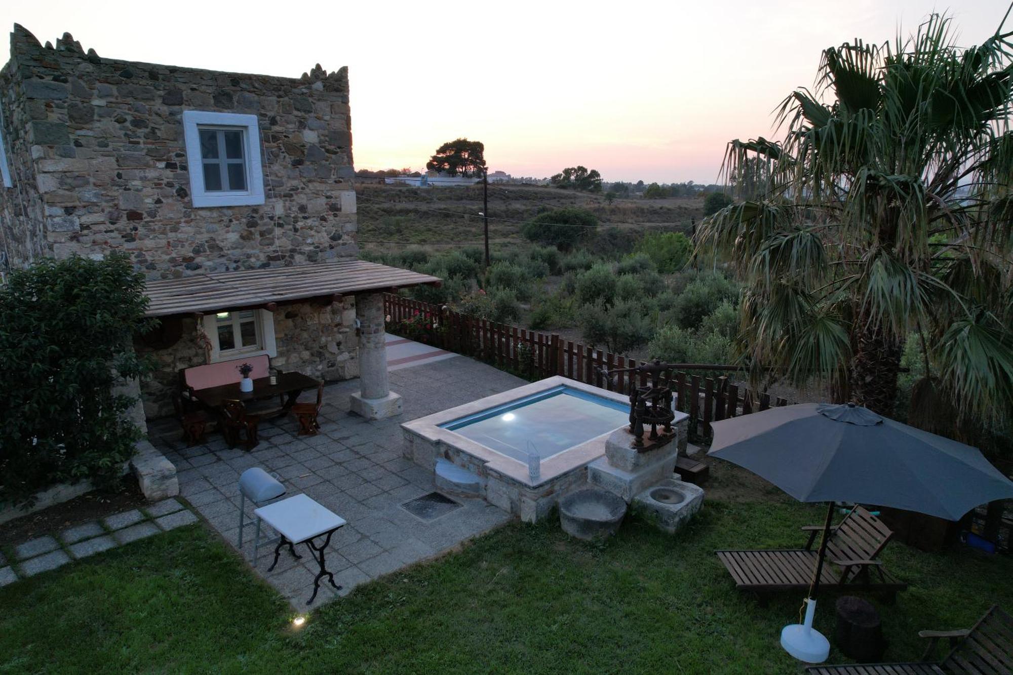 Traditional Kos Villa With Swimming Pool, Lawn Yard And Bbq Bagian luar foto