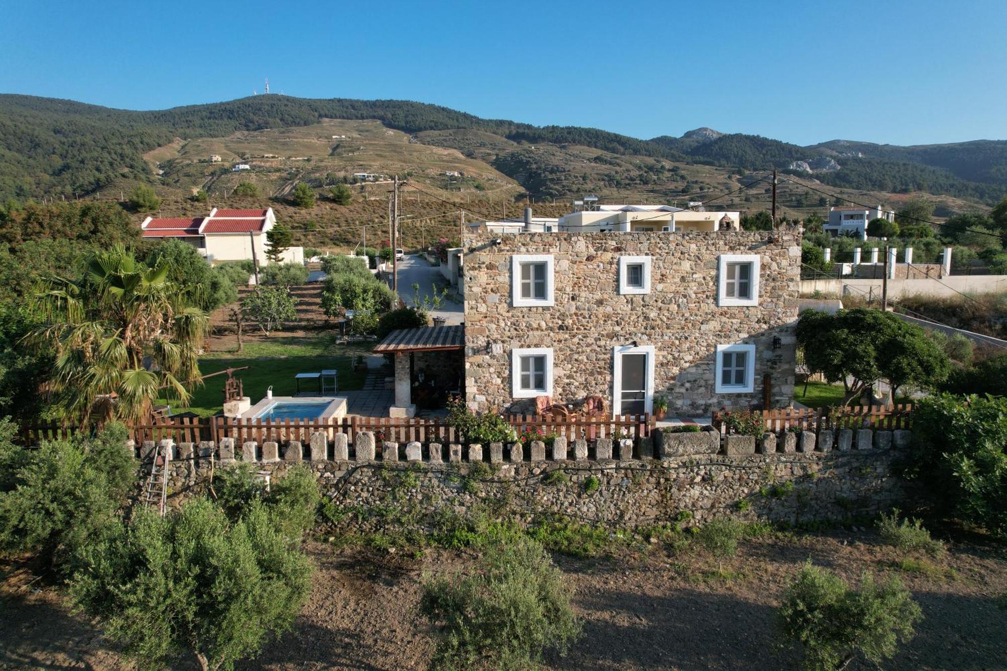 Traditional Kos Villa With Swimming Pool, Lawn Yard And Bbq Bagian luar foto